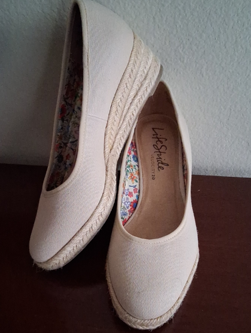 Life Stride Espadrilles wedges 5.5